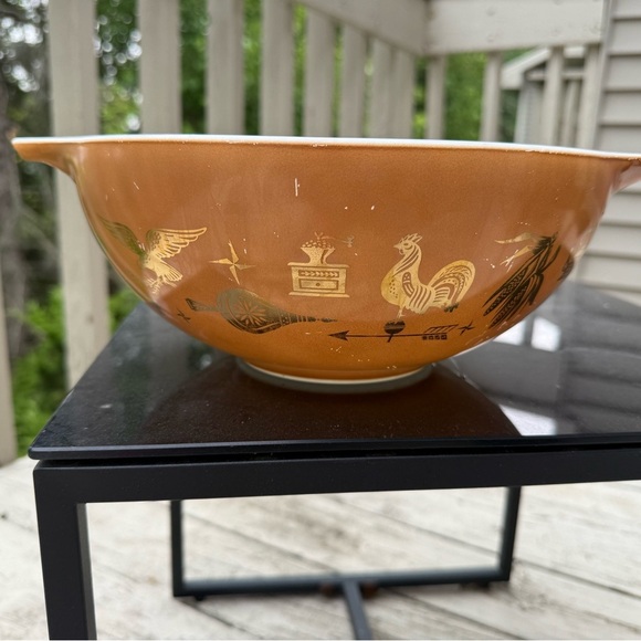 Vintage Pyrex 4 Qt Cinderella Mixing Bowl - Early American 444 (1962–71) - Picture 4 of 6